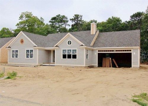 75 Settlers Ln, Hyannis, MA 02601