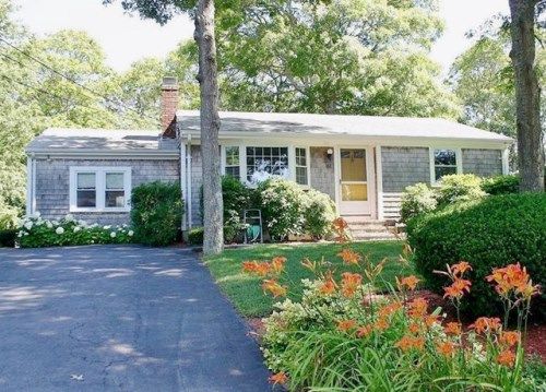 102 Suomi Rd, Hyannis, MA 02601