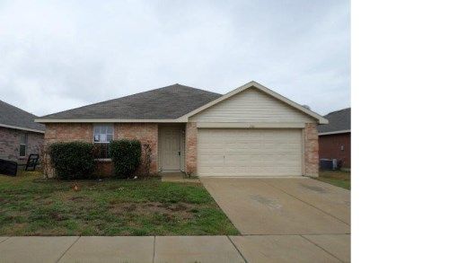 1321 Castle Ridge Rd, Fort Worth, TX 76140