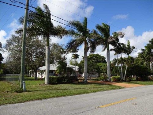 25050 SW 157 AV, Homestead, FL 33031