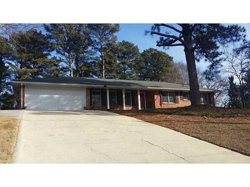 2122 Colonial Oak Way, Stone Mountain, GA 30087