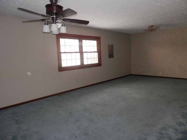 1800 Carlyle Drive, Piqua, OH 45356
