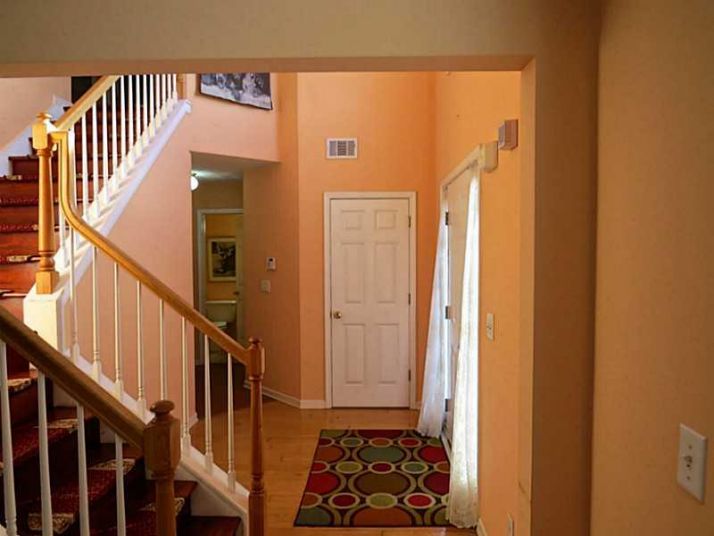 560 Orchard Place Circle, Lilburn, GA 30047