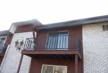 7572 Woodview #143, Westland, MI 48185
