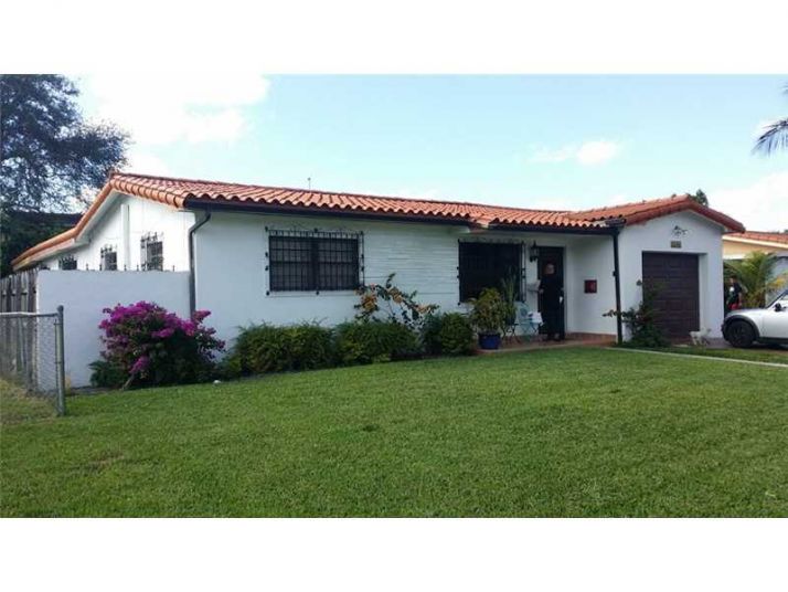 7090 W 12 LN, Hialeah, FL 33014