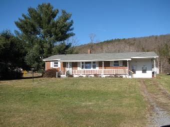 17 Ash Ave, New Castle, VA 24127