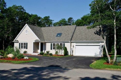 85 Settlers Ln, Hyannis, MA 02601