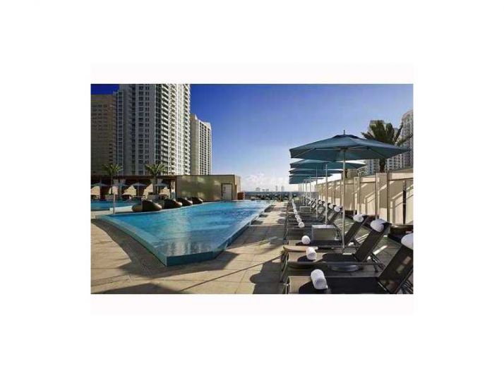 200 BISCAYNE BLVD WY # 701, Miami, FL 33131