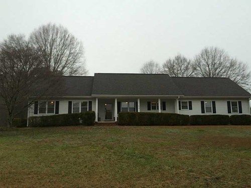 3561 Camelot Way, Loganville, GA 30052