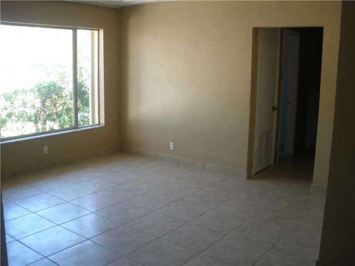 1022 NE 10TH ST, Hallandale, FL 33009