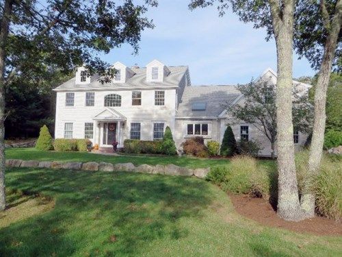 3 Cranberry Hollow Ln, Harwich, MA 02645