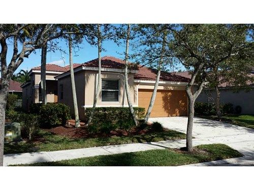 1544 WINTERBERRY LN, Fort Lauderdale, FL 33327