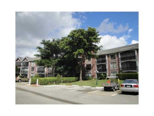 3760 INVERRARY DR # 3R, Fort Lauderdale, FL 33319