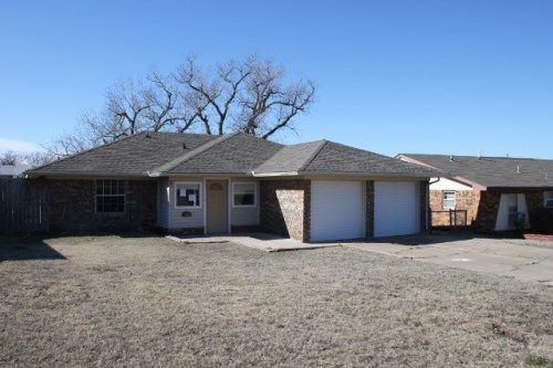 4613 SE Mieling Dr, Lawton, OK 73501