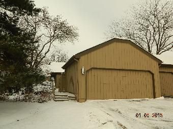 319 Bluff Ct, Barrington, IL 60010