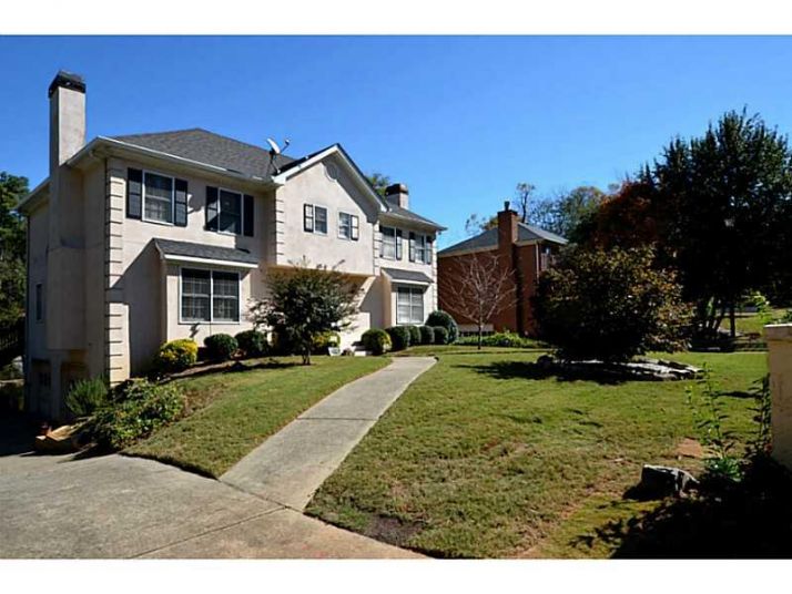 8945 Carroll Manor Dr, Atlanta, GA 30350