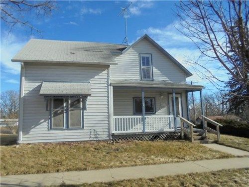 329 S 5th Ave, Winterset, IA 50273