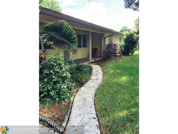 700 IXORA LN, Fort Lauderdale, FL 33317