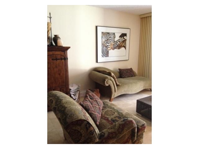 420 NE 12TH AV # 104, Hallandale, FL 33009