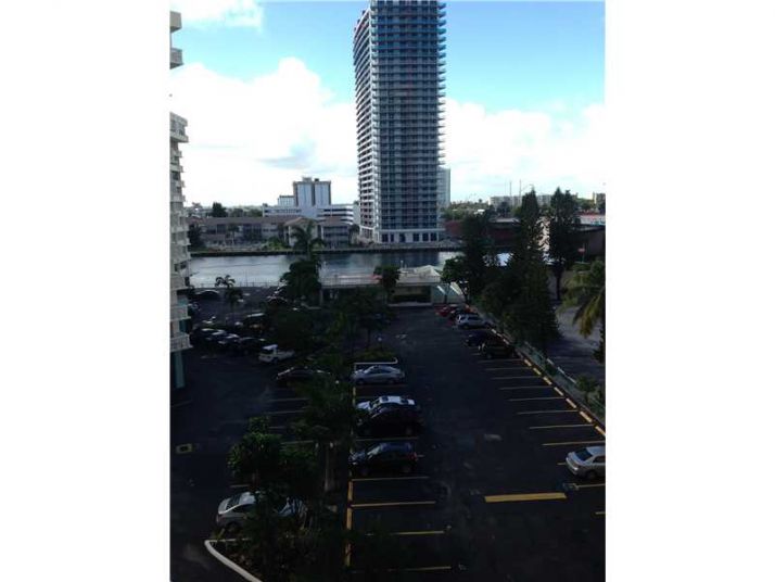 1825 S OCEAN DR # 506, Hallandale, FL 33009