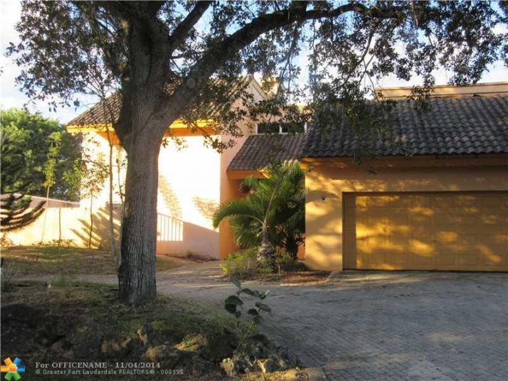 521 S LAKE DASHA DR, Fort Lauderdale, FL 33324