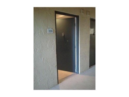 5686 ROCK ISLAND RD # 104, Fort Lauderdale, FL 33319
