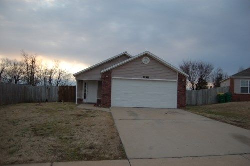 1738 Jade Rd, Springdale, AR 72764