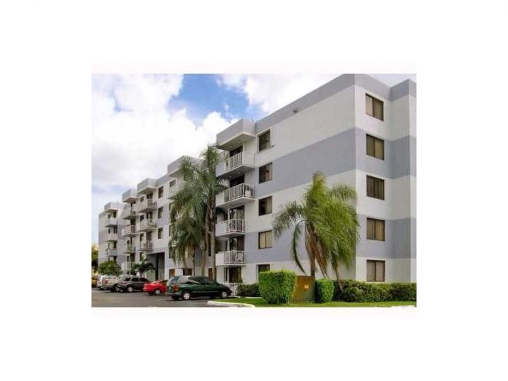 8261 NW 8 ST # 327, Miami, FL 33126