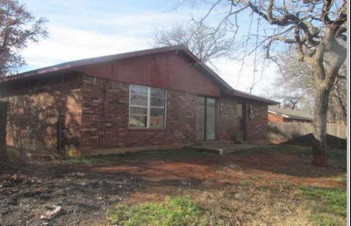 3005 E Noble Dr, Edmond, OK 73034