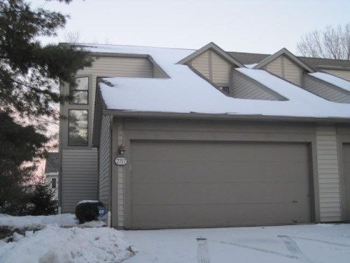 2717 Woodland Trail Dr, Columbus, OH 43231