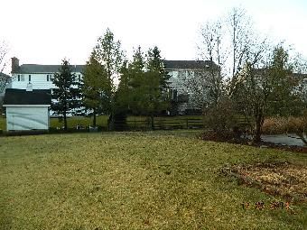1031 Heather Ct, Fox River Grove, IL 60021