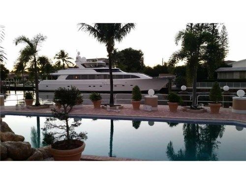 660 OLEANDER DR, Hallandale, FL 33009