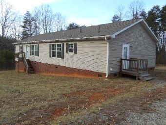 106 Preston Scales Dr, Martinsville, VA 24112