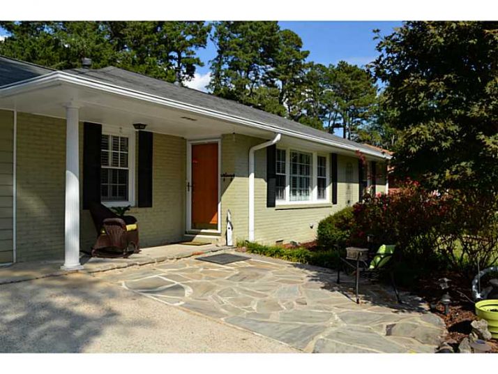 304 Robin Lane Se, Marietta, GA 30067