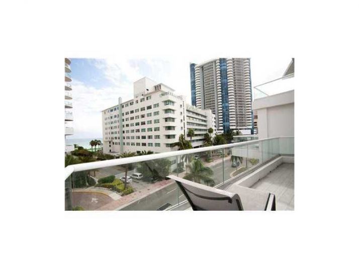 6362 COLLINS AV # 517, Miami Beach, FL 33141