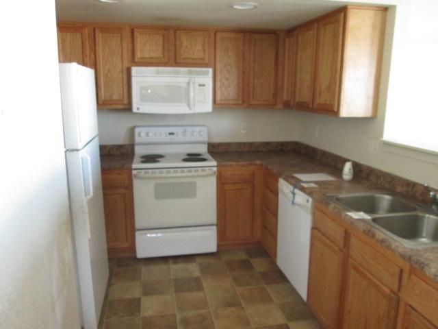 6940 Umpqua River Rd, Casper, WY 82604