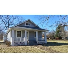 900 Clinton St, Gillespie, IL 62033