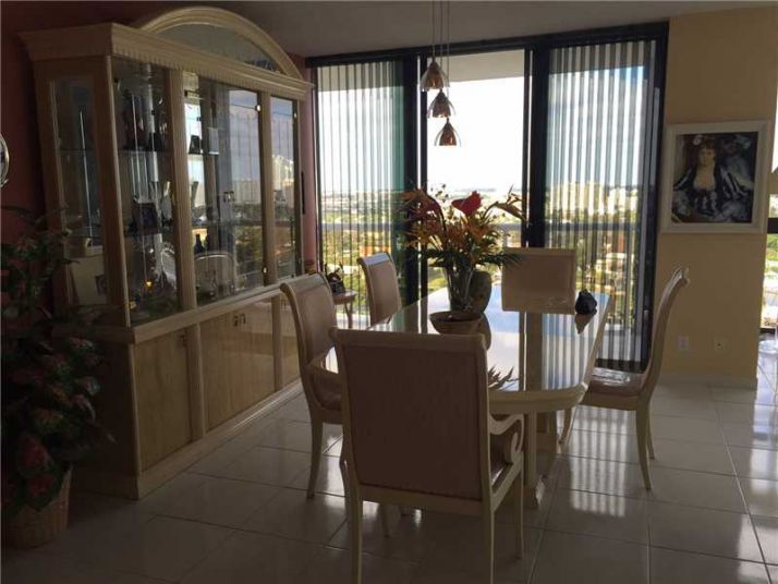 3640 YACHT CLUB DR # 1605, Miami, FL 33180