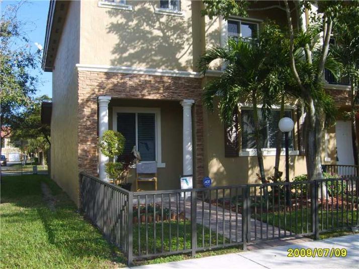 23071 SW 112 PL # 23071, Miami, FL 33170