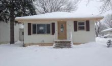 678 Wood St Aurora, IL 60505