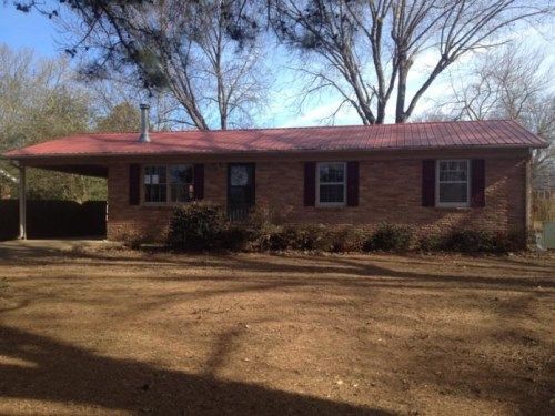 208 Wallace Rd, Jackson, TN 38301