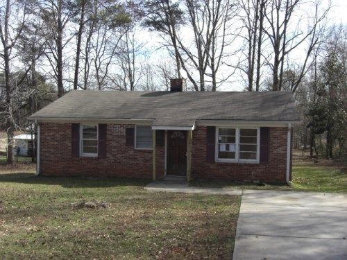 104 Williams St, Taylors, SC 29687