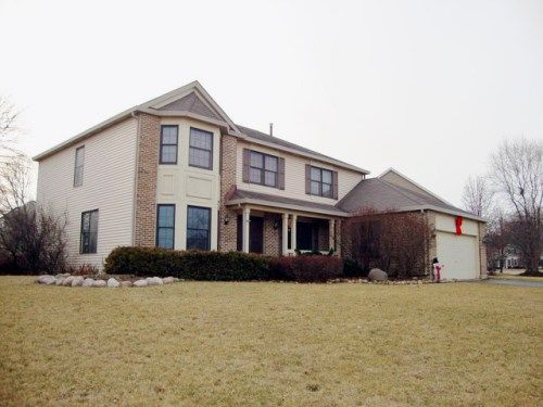 100 Hampton St., Cary, IL 60013