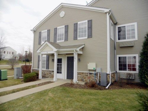 131 Silverstone Dr Unit 131, Carpentersville, IL 60110