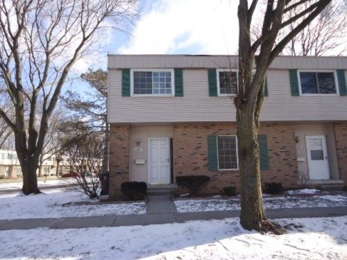 601 Estrada Dr Unit 601, Belleville, MI 48111