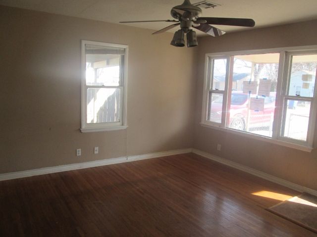 3620 S Phoenix Ave, Tulsa, OK 74107