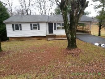 597 North Franklin Rd, Mount Airy, NC 27030