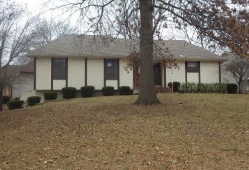 104 Sussex Ct, Belton, MO 64012