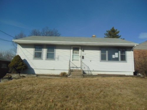 1548 W Galbraith Rd, Cincinnati, OH 45231