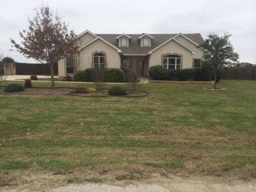 15811 Lake Breeze Dr, Lytle, TX 78052